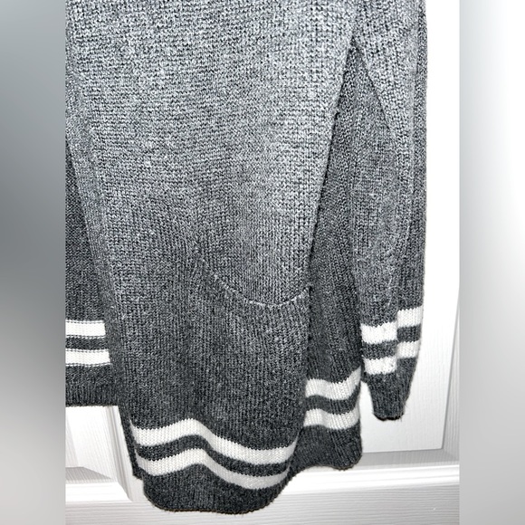 Garage Cardigan - Picture 4 of 4